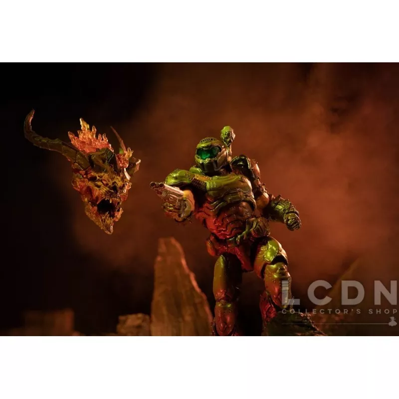 Doom Collectible Action Figurine 1/6 Doomslayer 30cm