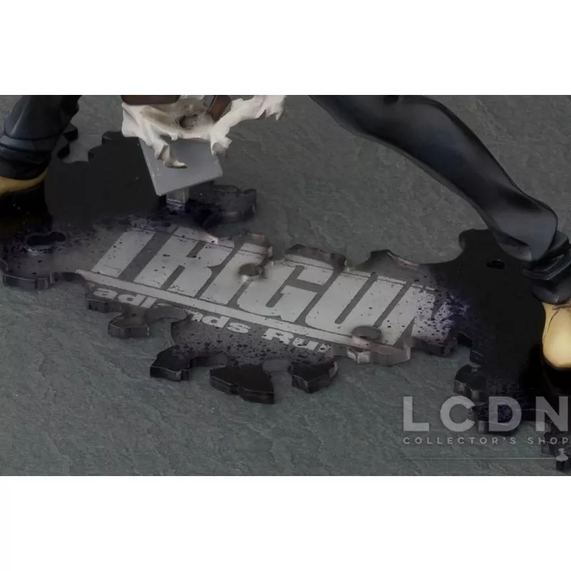 Trigun Badlands Rumble Figure ARTFX J 1/8 Nicholas D. Wolfwood Renewal Package Version 20cm