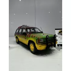 Jurassic Park Ford Explorer 1/18