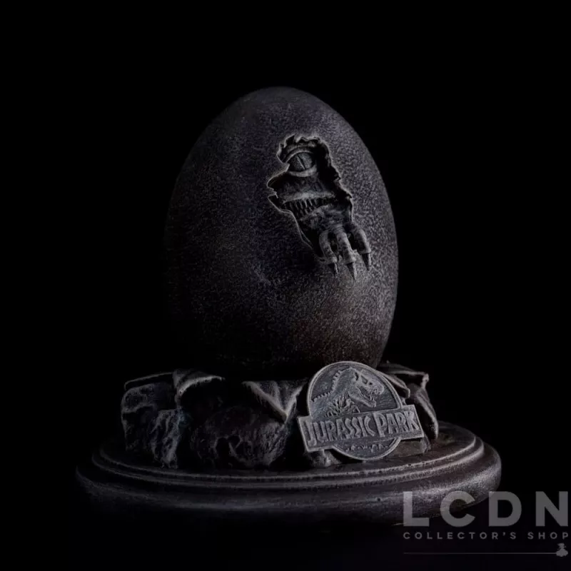 Jurassic Park Replicas 30th Anniversary Replica Egg &amp; John Hammond Cane Set