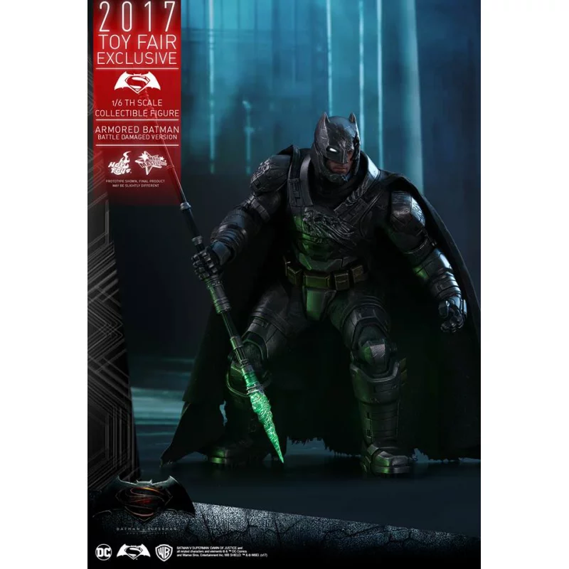 Hot Toys MMS417 Batman v Superman Dawn of Justice (Battle Damaged Version) 1/6  Exclusive 2017 (Exposé)