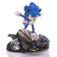 Sonic the Hedgehog 2 Statue...