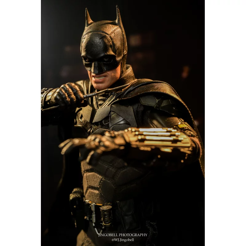 Hot Toys MMS638 The Batman Collectible Action Figure 1/6 Batman 31cm