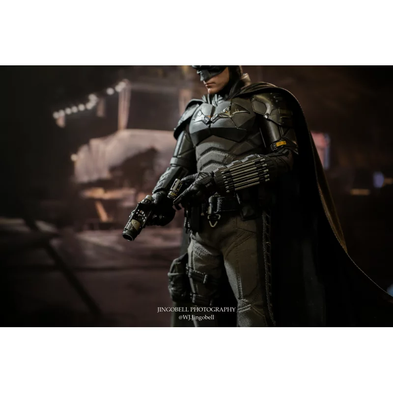 Hot Toys MMS638 The Batman Collectible Action Figure 1/6 Batman 31cm