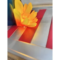 Condition: Bottom of base slightly blistered, paint chip on foot sparkle. Light up OK. N°546/550