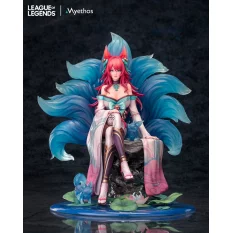 League of Legends Figurine...