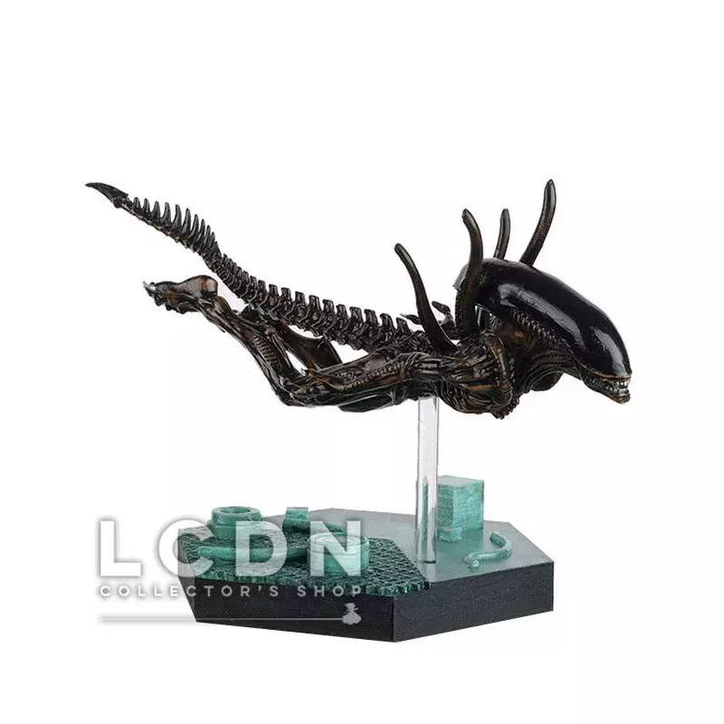 Alien Resurrection Swimming Xenomorph 1/16 Statue 10cm