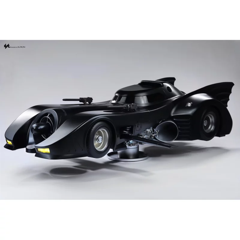 Hot Toys MMS694 Batman (1989) Collectible Vehicle 1/6 Batmobile 100cm
