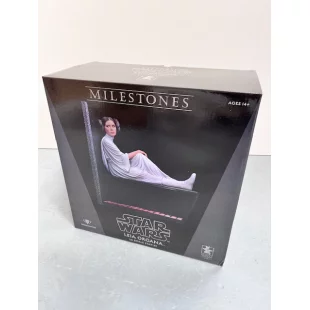 Condition : Statue in perfect condition. Never displayed.