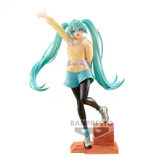 Hatsune Miku Figure Holiday...