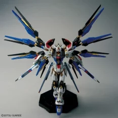 MGEX Gundam Model Kit 1/100 Strike Freedom
