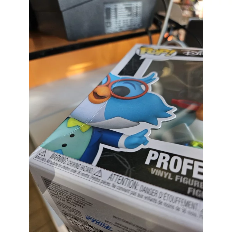 condition: new figurine, box is damaged