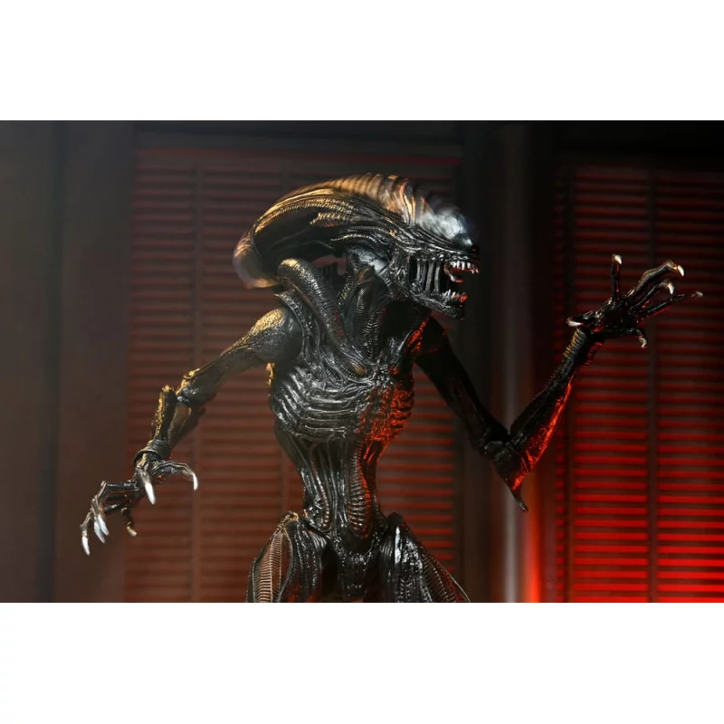 Alien: Romulus Action Figurine Ultimate Scorched Xenomorph 18cm