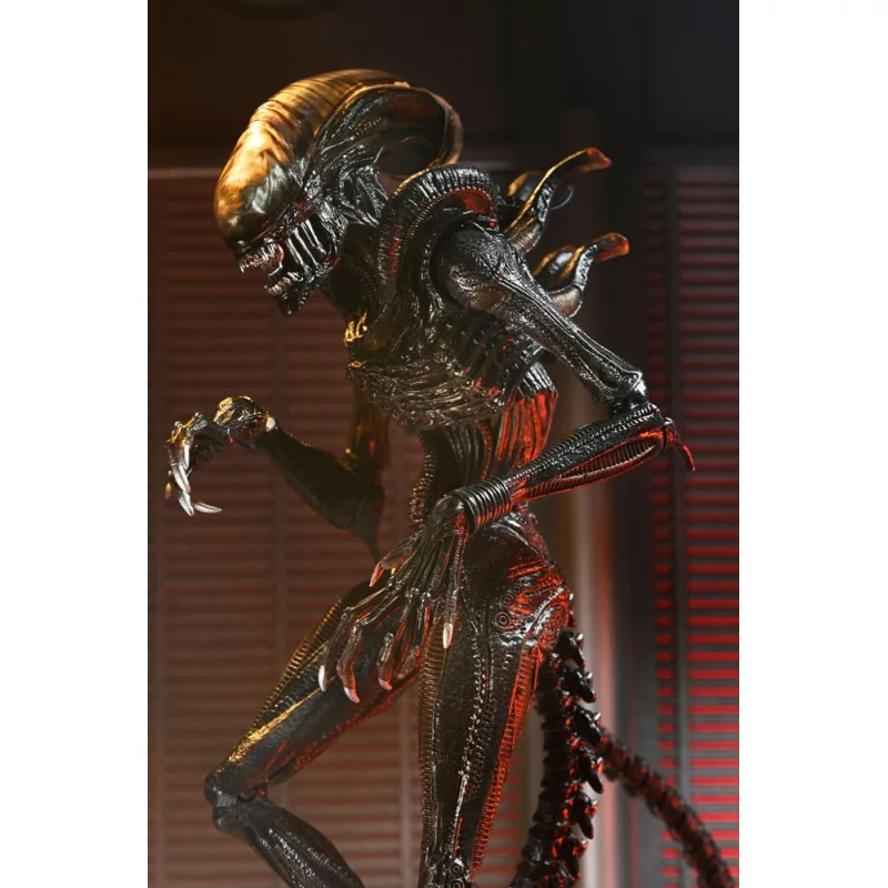 Alien: Romulus Action Figurine Ultimate Scorched Xenomorph 18cm