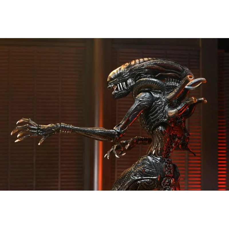 Alien: Romulus Action Figurine Ultimate Scorched Xenomorph 18cm