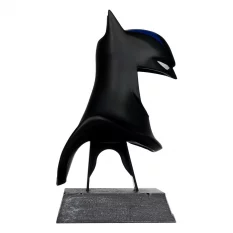 Batman: The Animated Series 1992 DC Direct Mini Replica 1/3 Batman Cowl Gold Label 19cm