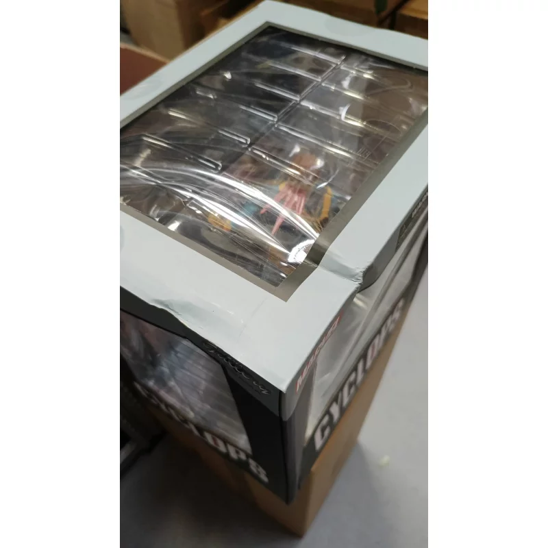 condition : new product. damaged box.