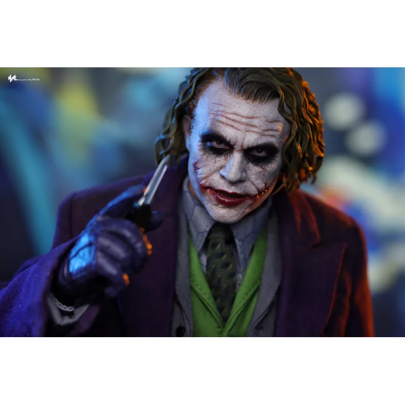 Hot Toys DX32 Batman The Dark Knight Trilogy The Joker 1/6 Collectible Figurine 31cm