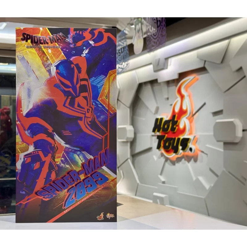 Hot Toys MMS711 Spider-Man: Across the Spider-Verse Collectible Action Figurine 1/6 Spider Man 2099 33cm