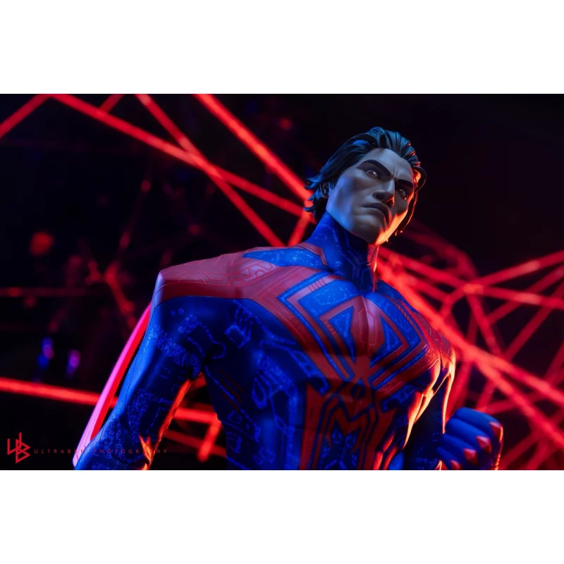 Hot Toys MMS711 Spider-Man: Across the Spider-Verse Collectible Action Figurine 1/6 Spider Man 2099 33cm