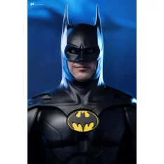 Hot Toys MMS712 The Flash Collectible Action Figure 1/6 Batman (Modern Suit) 30cm