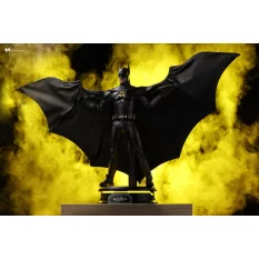 Hot Toys MMS712 The Flash Collectible Action Figure 1/6 Batman (Modern Suit) 30cm