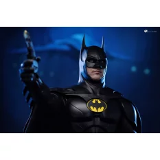 Hot Toys MMS712 The Flash Collectible Action Figure 1/6 Batman (Modern Suit) 30cm