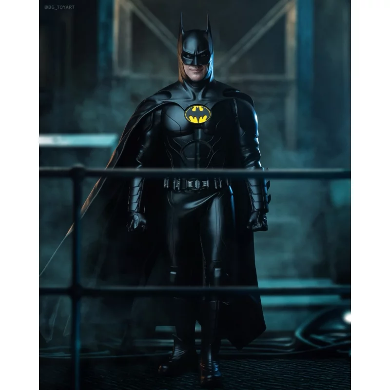 Hot Toys MMS712 The Flash Collectible Action Figure 1/6 Batman (Modern Suit) 30cm