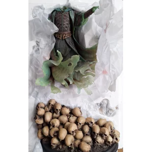 Condition : New statue. Never displayed. Open for check.