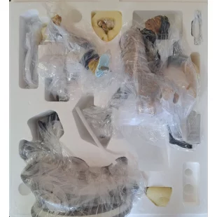 Condition : Statue neuve. Jamais exposée. Ouvert pour contrôle.