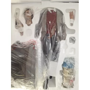 Conditon : Statue neuve. Jamais exposée. Ouvert pour contrôle.