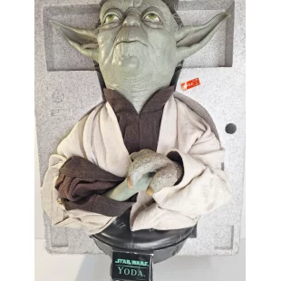 Condition : Statue en parfait état. Plaque nominative légèrement griffée. Boite graphique endommagée. Ouvert pour contrôle.