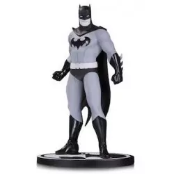 Batman Black & White Statue...