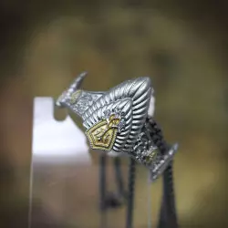 Le Seigneur des Anneaux collier couronne du roi Elessar Edition Limitée