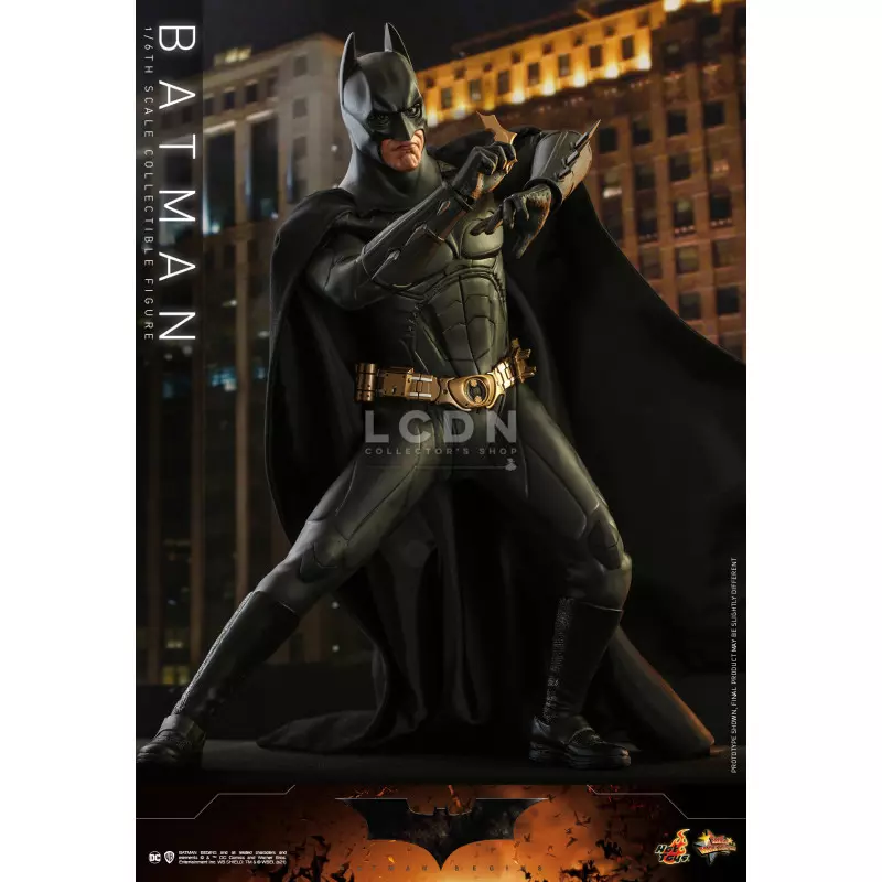 Hot Toys MMS595 Batman Begins Action Figurine 1/6 Batman [Exclusive] 32cm
