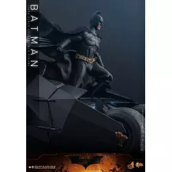 Hot Toys MMS595 Batman Begins Action Figurine 1/6 Batman [Exclusive] 32cm