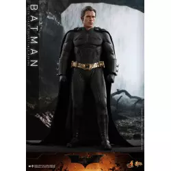 Hot Toys MMS595 Batman Begins Action Figurine 1/6 Batman [Exclusive] 32cm