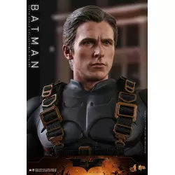 Hot Toys MMS595 Batman Begins Action Figurine 1/6 Batman [Exclusive] 32cm