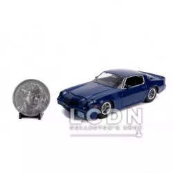 Stranger Things 1979 Billy's Chevrolet Camaro avec pièce de collection 1/24 Hollywood Rides