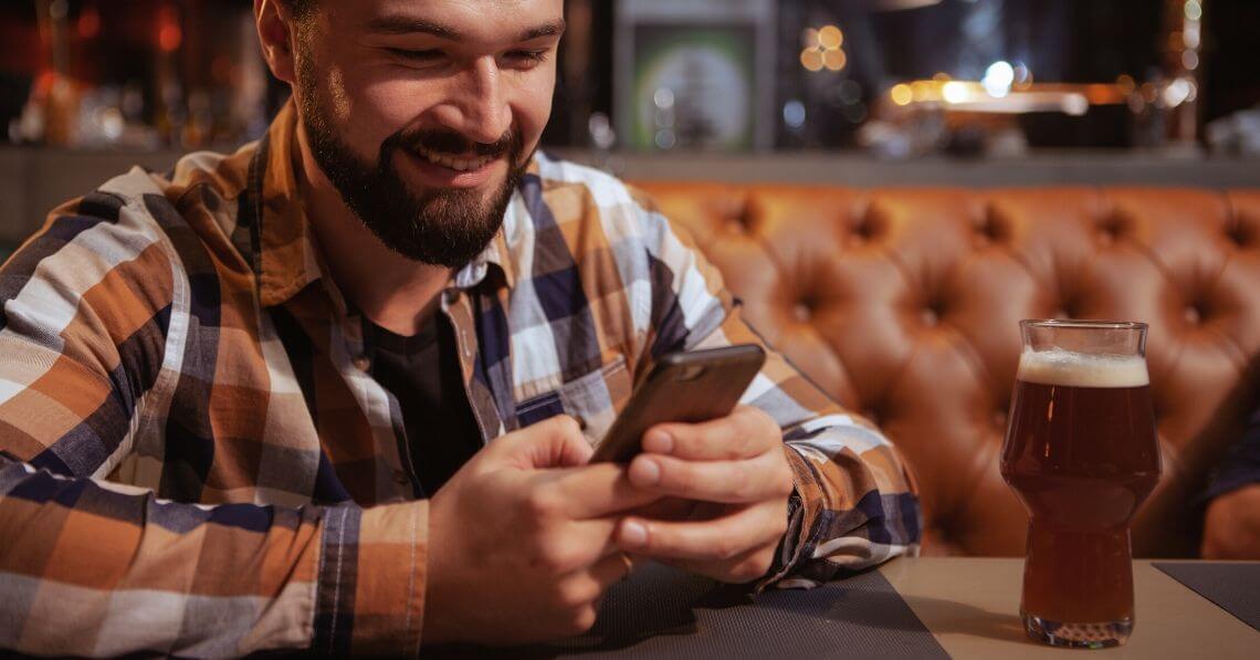 Man wasting time on social media