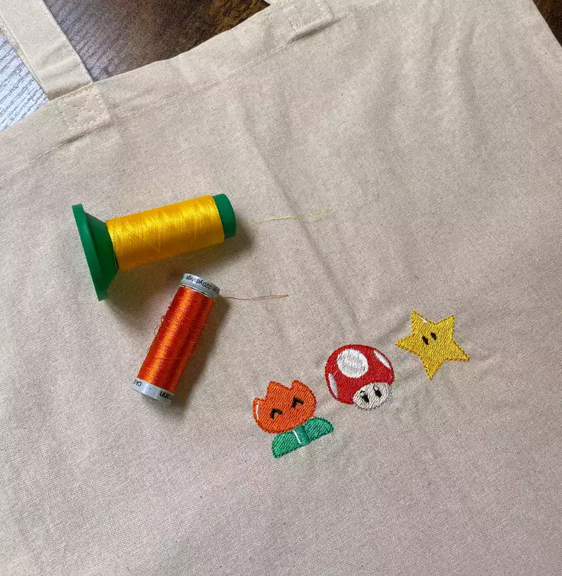 Tote bag brodé beige mario champignon, étoile et fleur