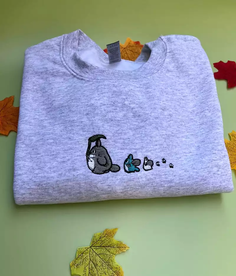 studio ghibli sweatshirt gris brodé mon voisin totoro, Tonari no Totor, film d'animation japonaise