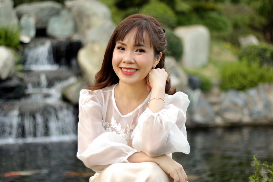 Hồng Nhung Nguyễn