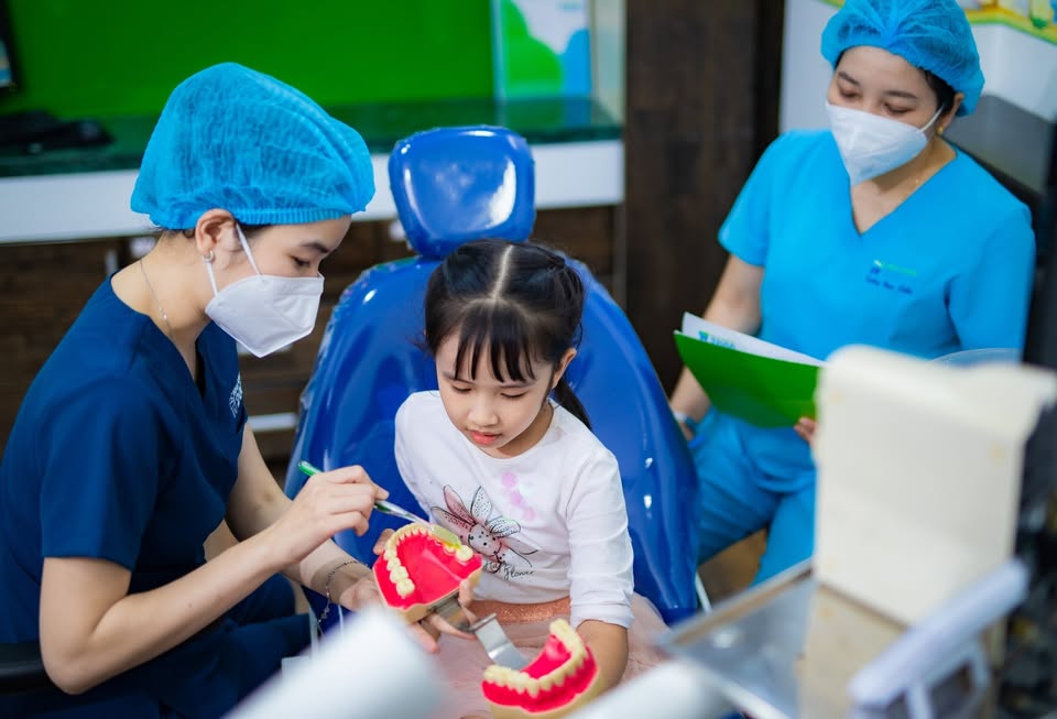 Tuyển Dụng Nha Khoa - Nha Sĩ - Bác Sĩ - RHM