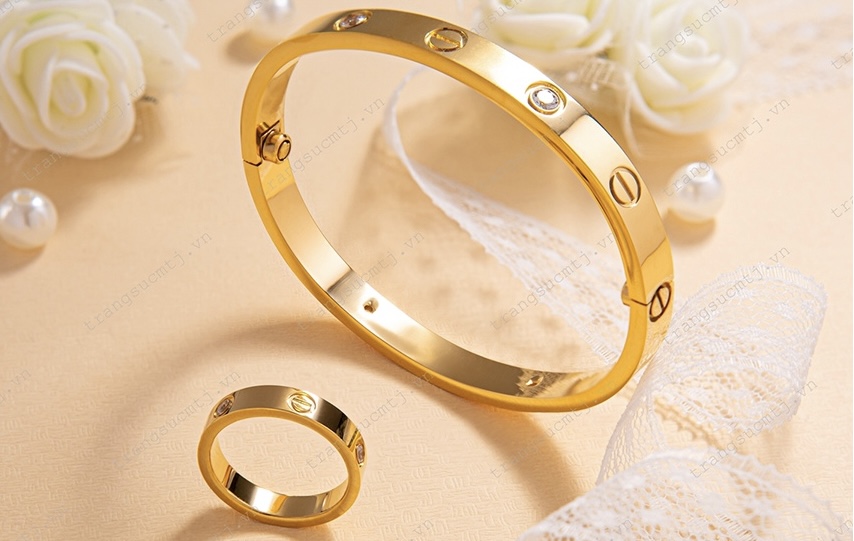 TRANG SỨC TITAN CAO CẤP