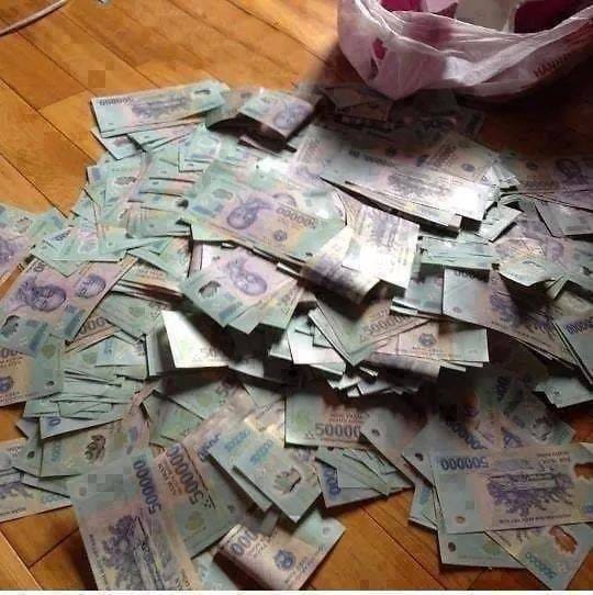 Gửi tiền tiết kiệm tại ngân hàng