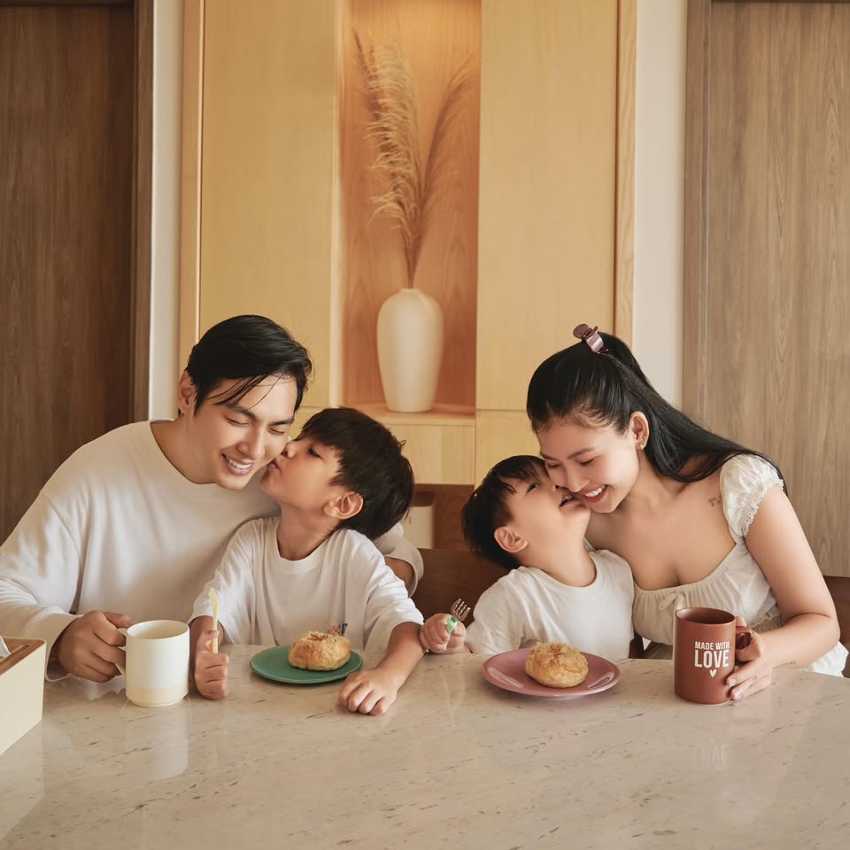 Gia Đình Jay Quân - Chúng Huyền Thanh