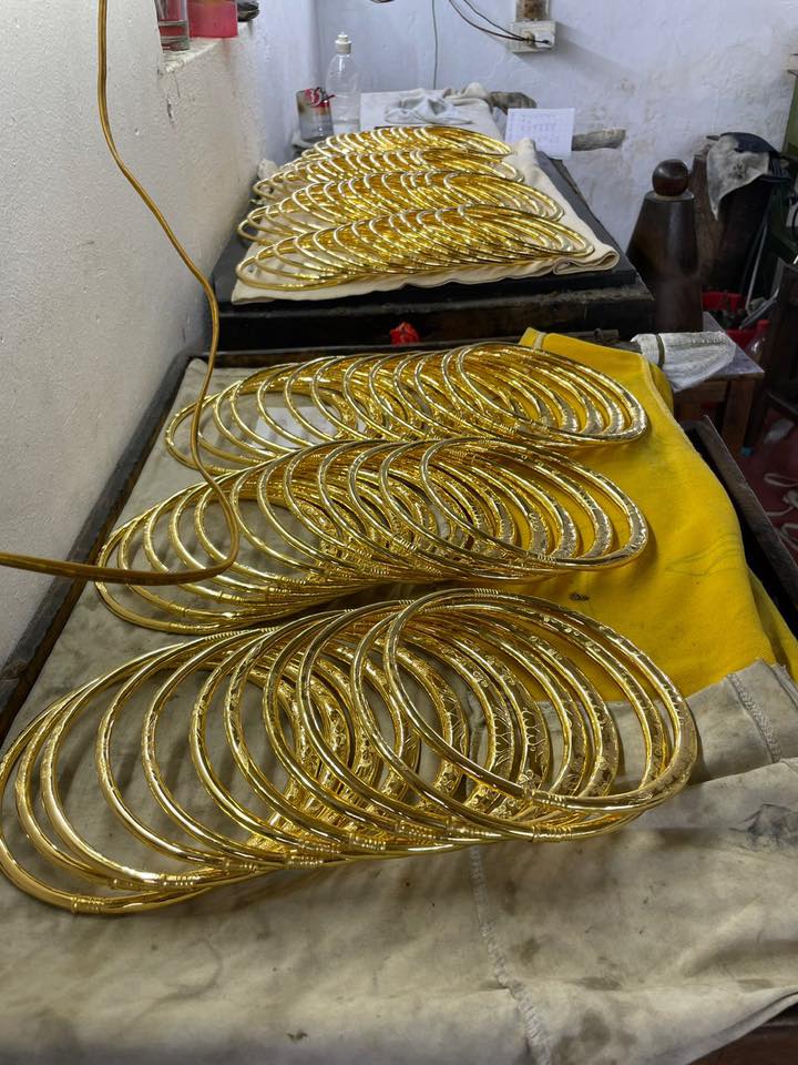 ĐAM MÊ TRANG SỨC