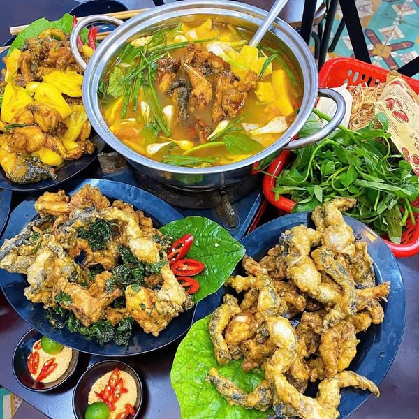 Lẩu Ếch Măng Chua - Sài Gòn