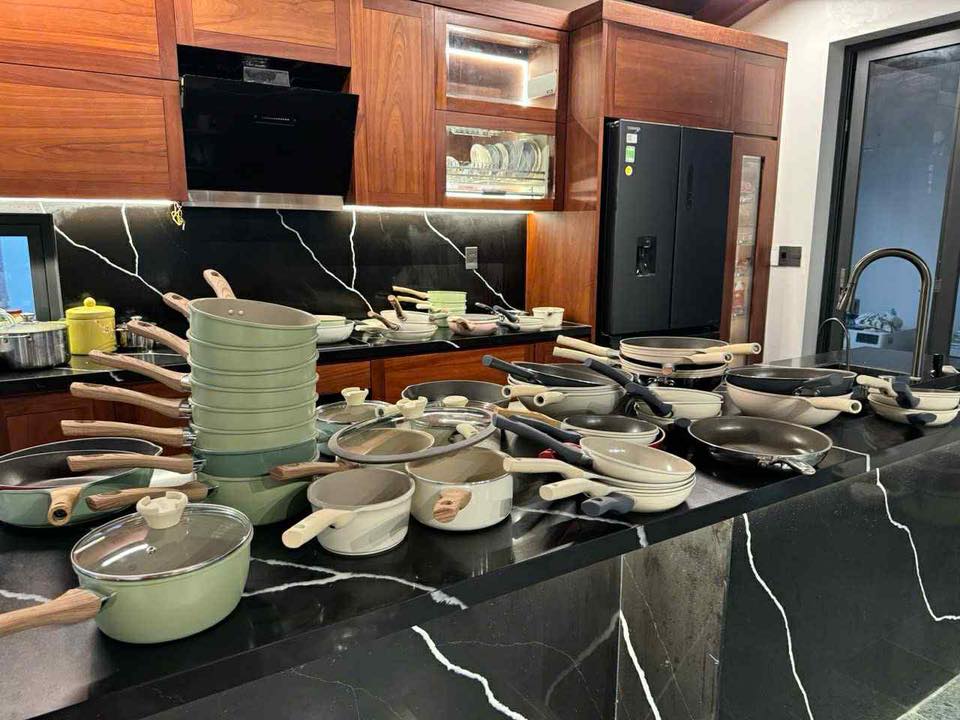 HỘI CHỊ EM THÂN THIẾT NHÀ 2HAND (Nhận thanh lý, ký gửi chất lượng tốt)